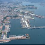 Vista aérea del Arsenal de Ferrol y el astillero de Navantia