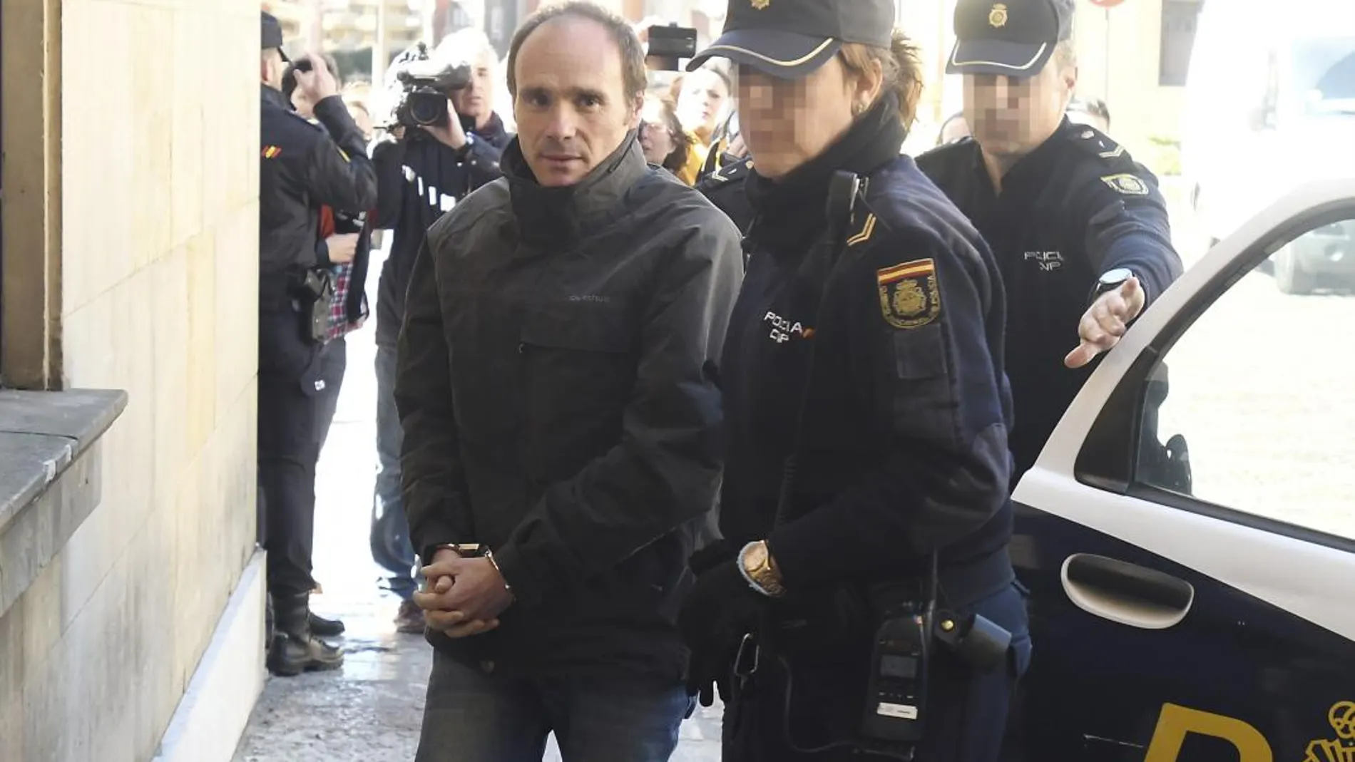El acusado Miguel Angel Muñoz Blas, a su llegada a la Audiencia Provincial de León hace un año