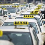 Los taxistas convocan para el 29 de noviembre una gran manifestación en Madrid/Reuters