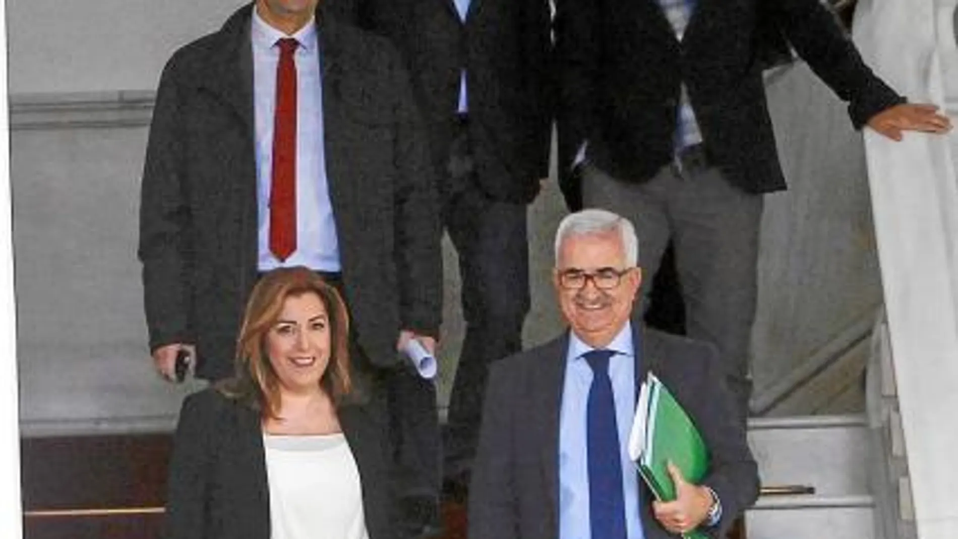 La presidenta de la Junta, Susana Díaz junto a sus hombres de confianza