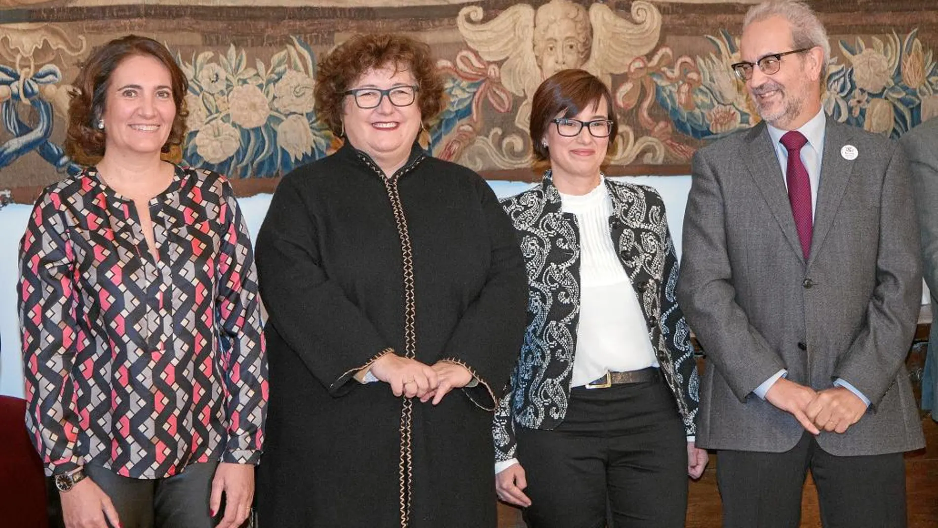 María Josefa García Cirac, Carmen Fernández Juncal, Rosario Martín Ruano y Daniel Hernández Ruipérez