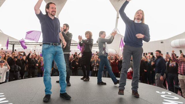 Pablo Iglesias, Pablo Fernández, Dolores Martín-Albo, Isabel Muñoz y Juan Manuel del Olmo en un acto en Valladolid