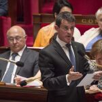 El primer ministro francés, Manuel Valls, interviene durante la sesión semanal de preguntas al gobierno en la Asamblea Nacional en París, Francia hoy 20 de julio de 2016.