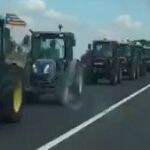 Tractores hoy por una carretera catalana.