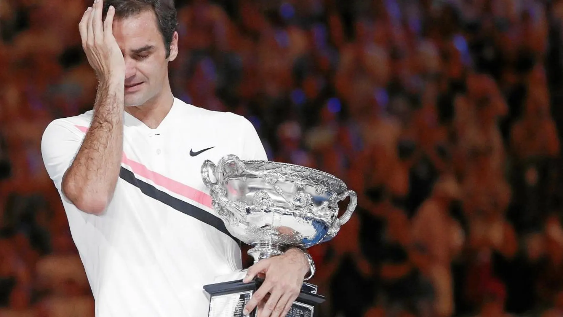 Roger Federer no pudo reprimir las lágrimas una vez más en Melbourne