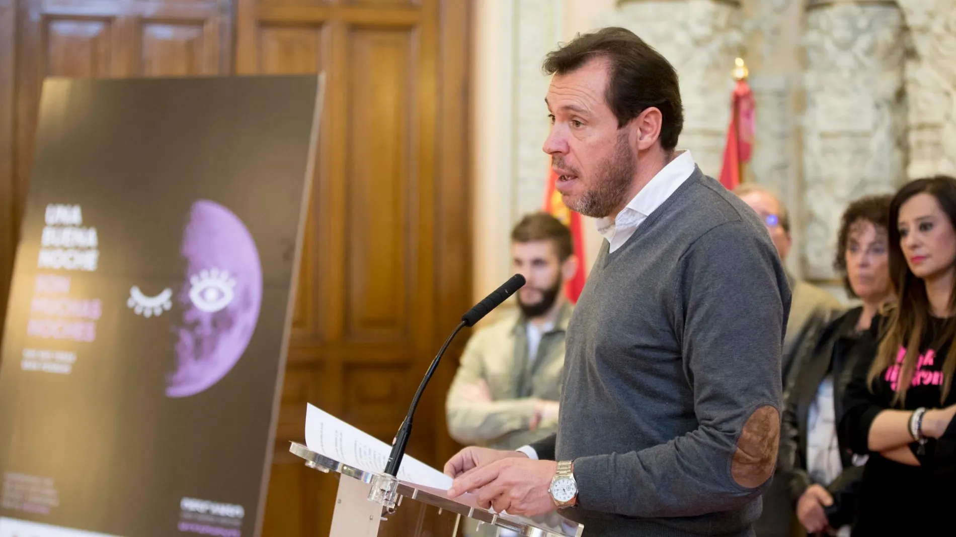 El alcalde, Óscar Puente, presenta la campaña «Compromiso con un ocio nocturno cívico y compatible con el descanso» en el Ayuntamiento