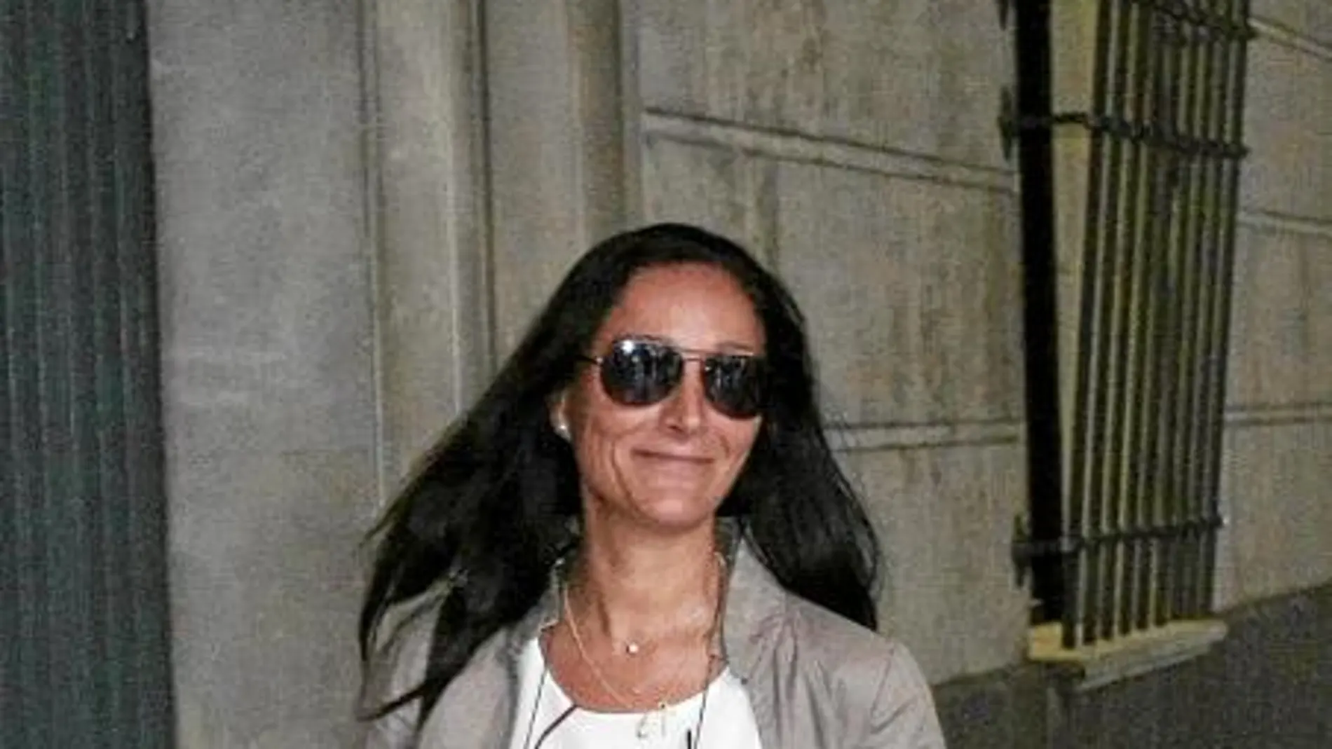 La jueza María Núñez Bolaños, a la entrada de los juzgados sevillanos