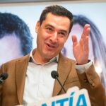 Juanma Moreno (PP) rechaza la eliminación de la RTVA, pero promulga un «cambio de modelo» en la televisión pública / Foto: Efe