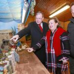 El alcalde de León, Antonio Silván, acompañado de García-Prieto y Teresa Santamarta, visita el Coto Escolar