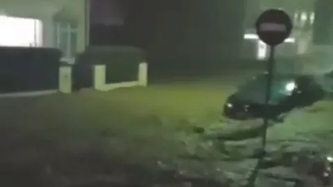 Imagen de las calles anegadas en la localidad de Campillos, una de las más afectadas por las lluvias