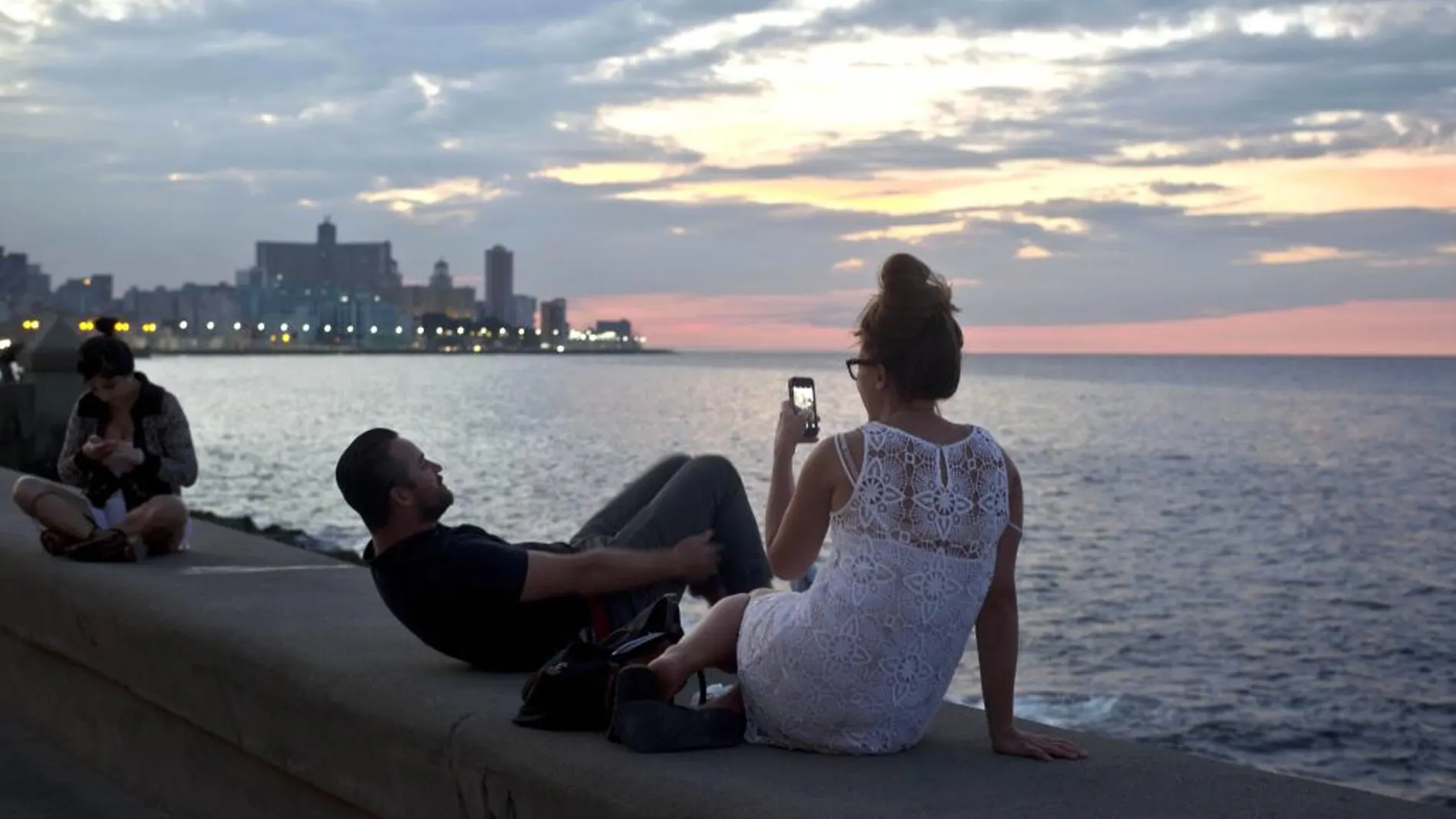 El Malecón de La Habana tendrá puntos de acceso a internet