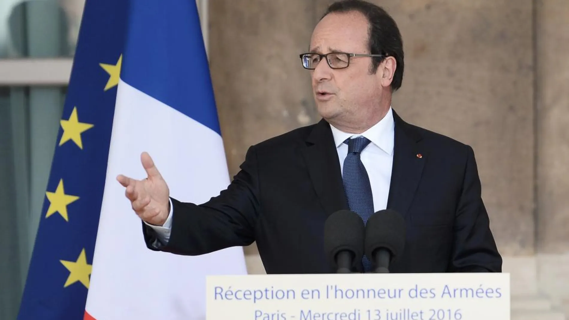 El presidente francés en un discurso durante una recepción en el Ministerio de Defensa