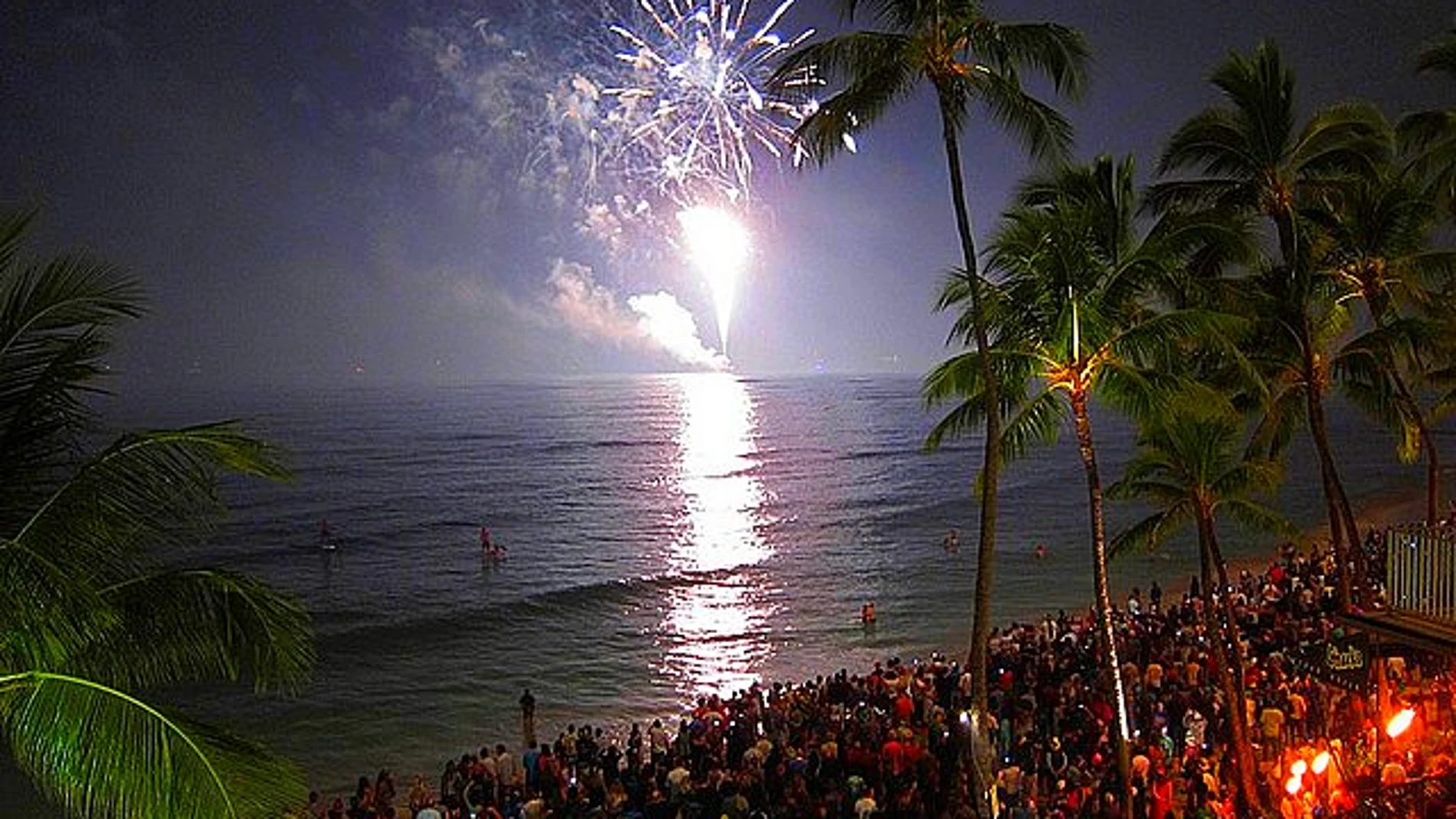 Imagen de archivo de la celebración de Año Nuevo en Waikiki Beach (Honolulu)