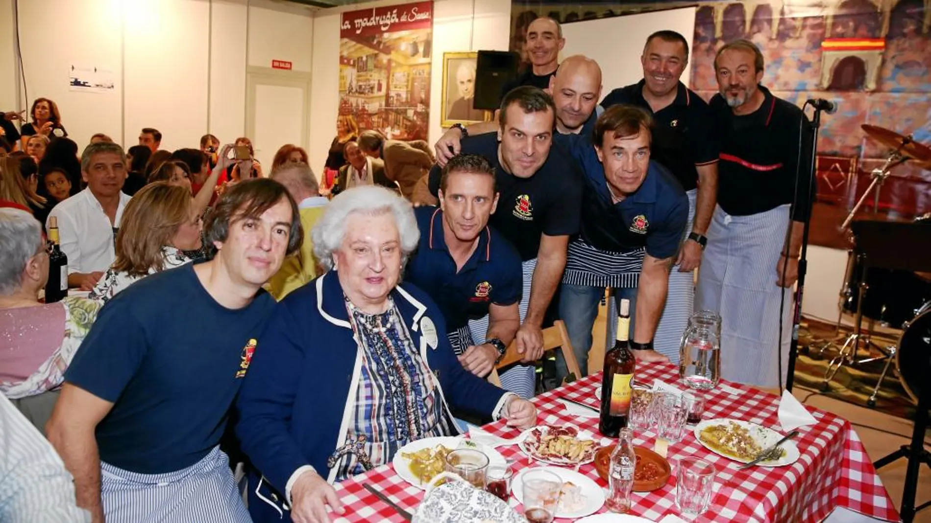 Los bomberos de la CAM con la Infanta Pilar