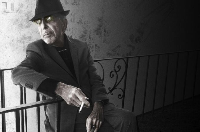 Fotografía facilitada por Sony, de Leonard Cohen en la portada de su nuevo disco, "You Want It Darker"