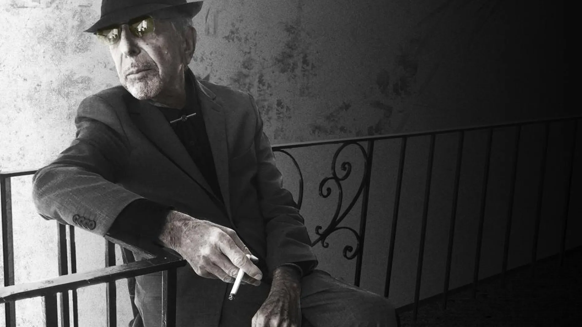 Fotografía facilitada por Sony, de Leonard Cohen en la portada de su nuevo disco, "You Want It Darker"