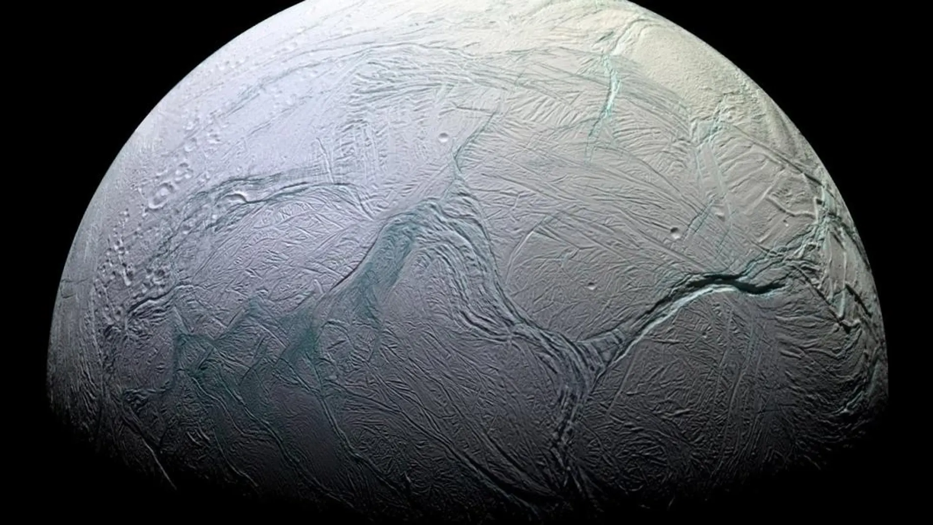 La luna helada Encélado