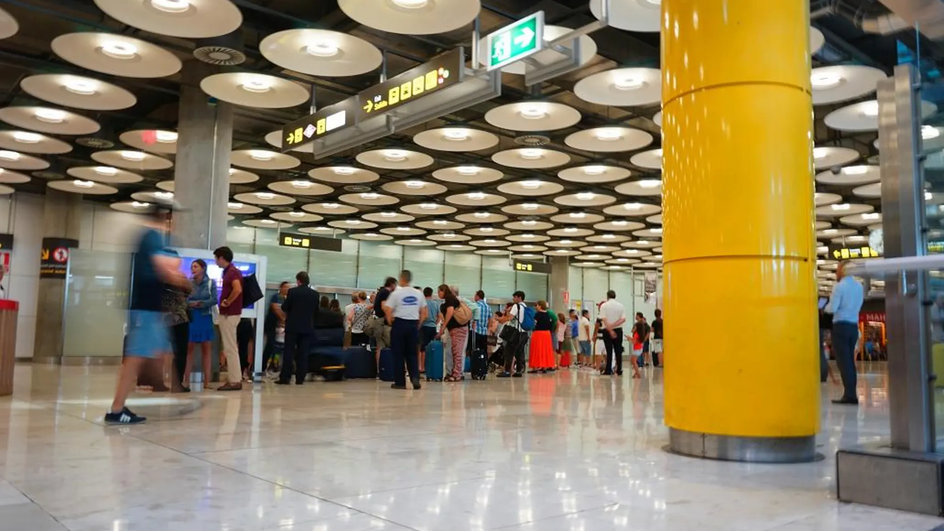 Terminal 4 aeropuerto Adolfo Suárez Madrid Barajas
