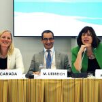 La ministra de Medio Ambiente y Cambio Climático de Canadá, Catherine McKenna, y la ministra de Cambio Climático e Industria del Reino Unido, Claire Perry, en el acto que tuvo lugar en el pabellón de la Unión Europea en la cumbre del clima de Bonn (COP23)