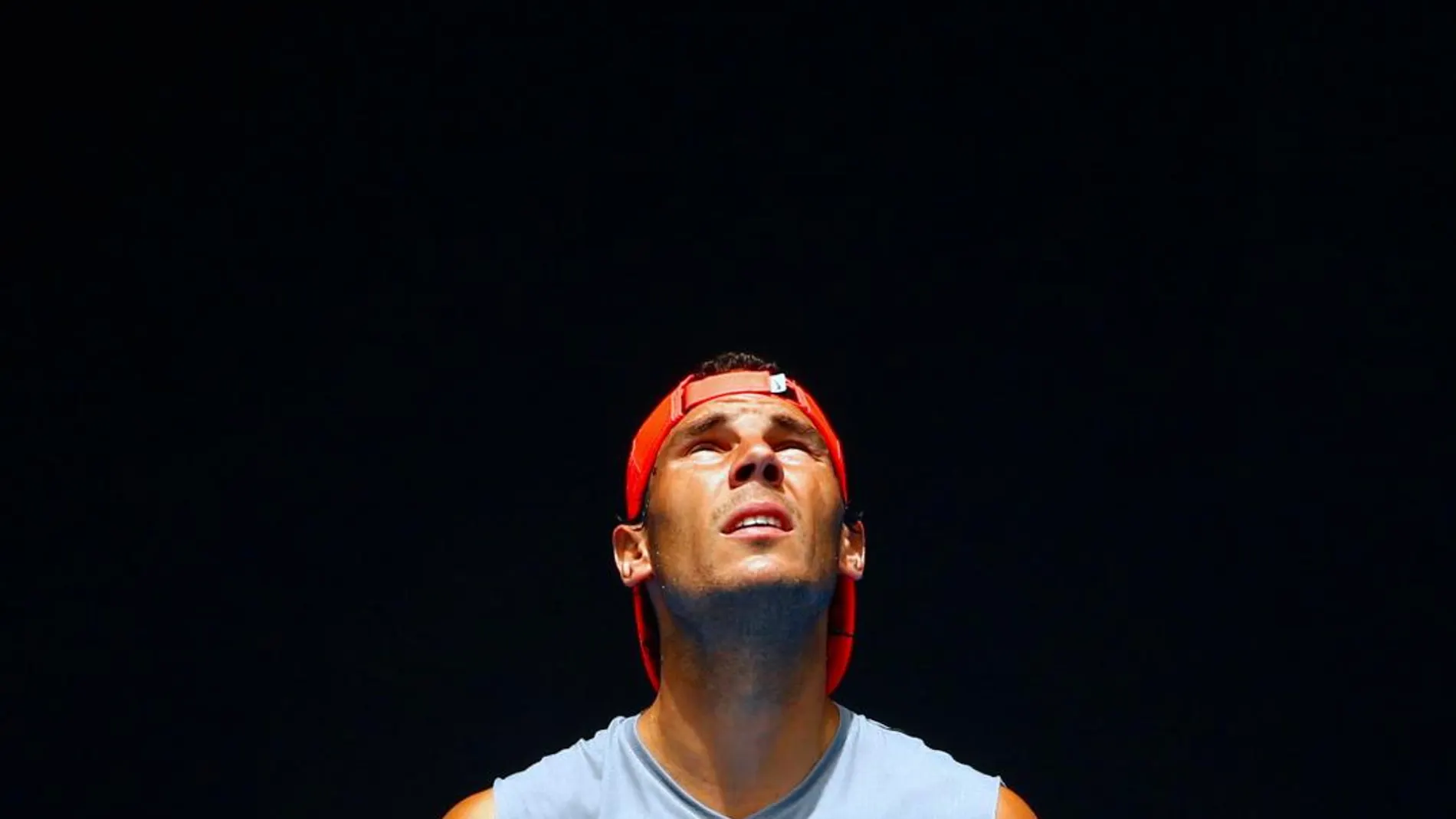 Rafael Nadal, ayer, durante una sesión de entrenamiento en Melbourne