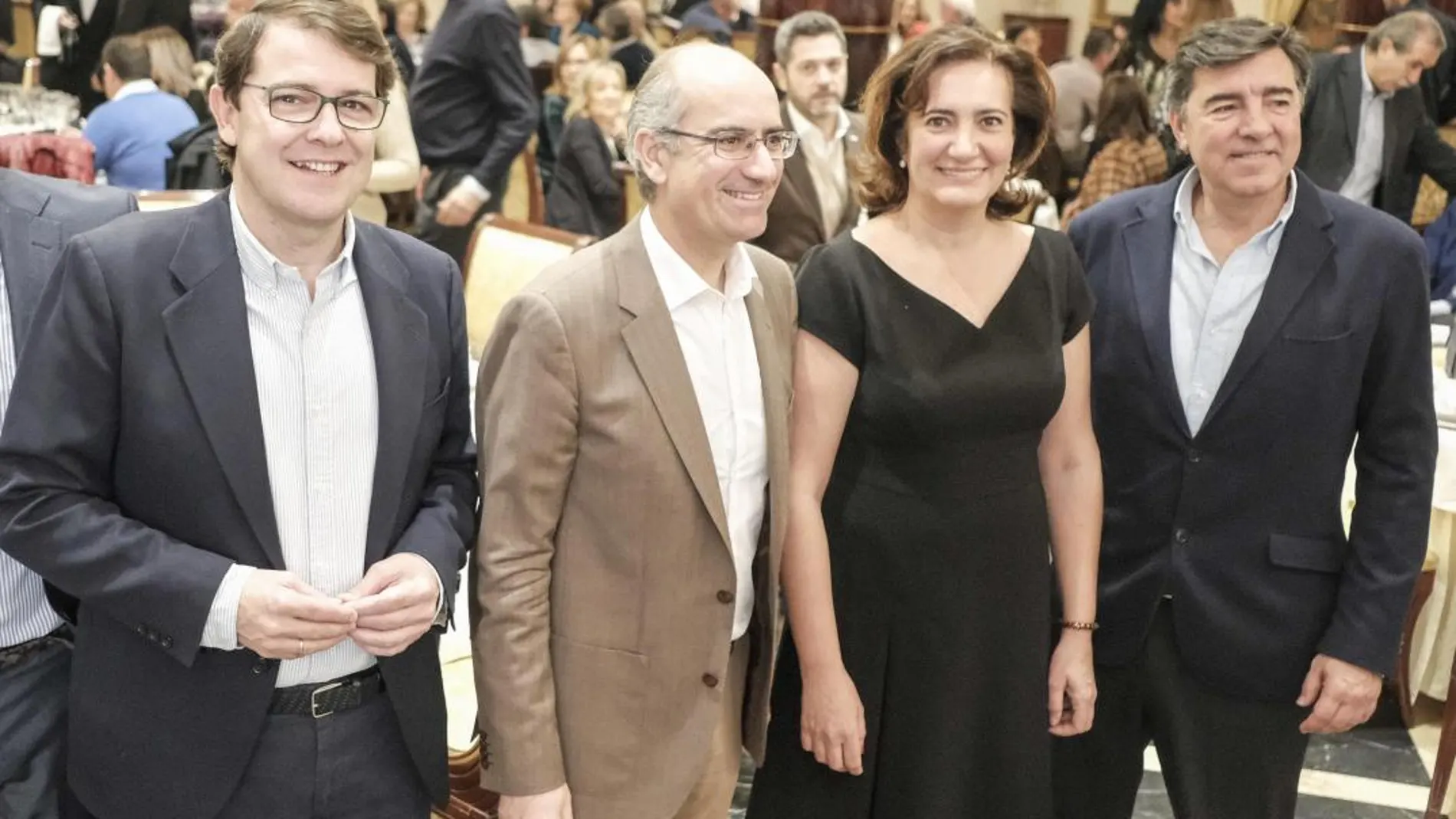El presidente del Partido Popular de Castilla y León, Alfonso Fernández Mañueco, junto al el presidente provincial, Javier Iglesias; la consejera Josefa García Cirac; y José Antonio Bermúdez de Castro
