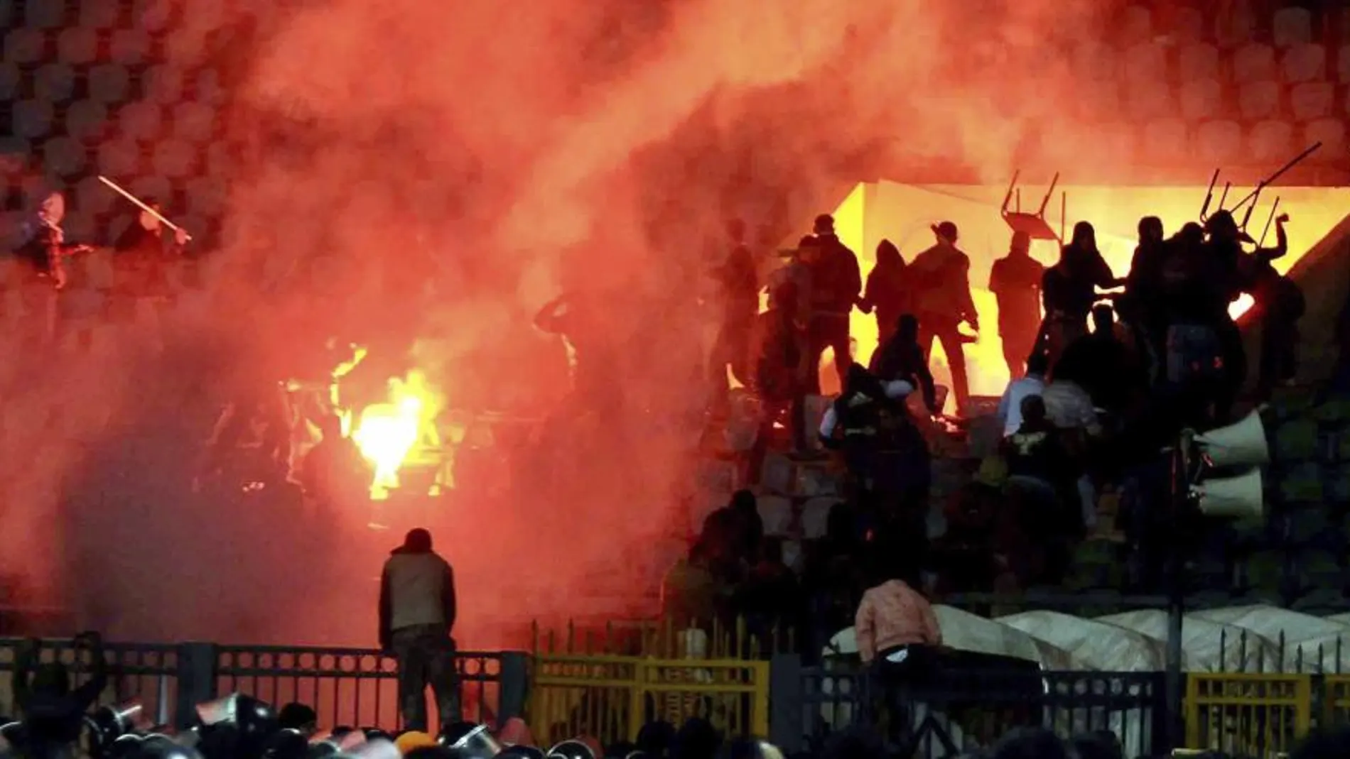 72 personas murieron en el estadio de Port Said