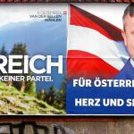 Carteles electorales de Van der Bellen y Norbert Hofer