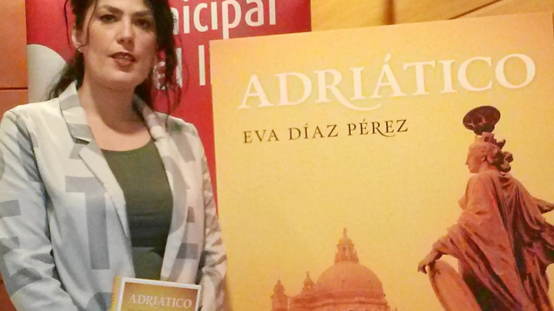 La escritora Eva Díaz Pérez, ayer en Málaga