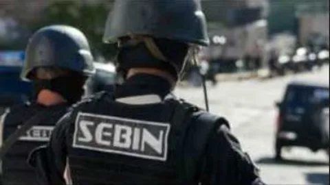 Miembros del Servicio Bolivariano de Inteligencia Nacional (SEBIN)