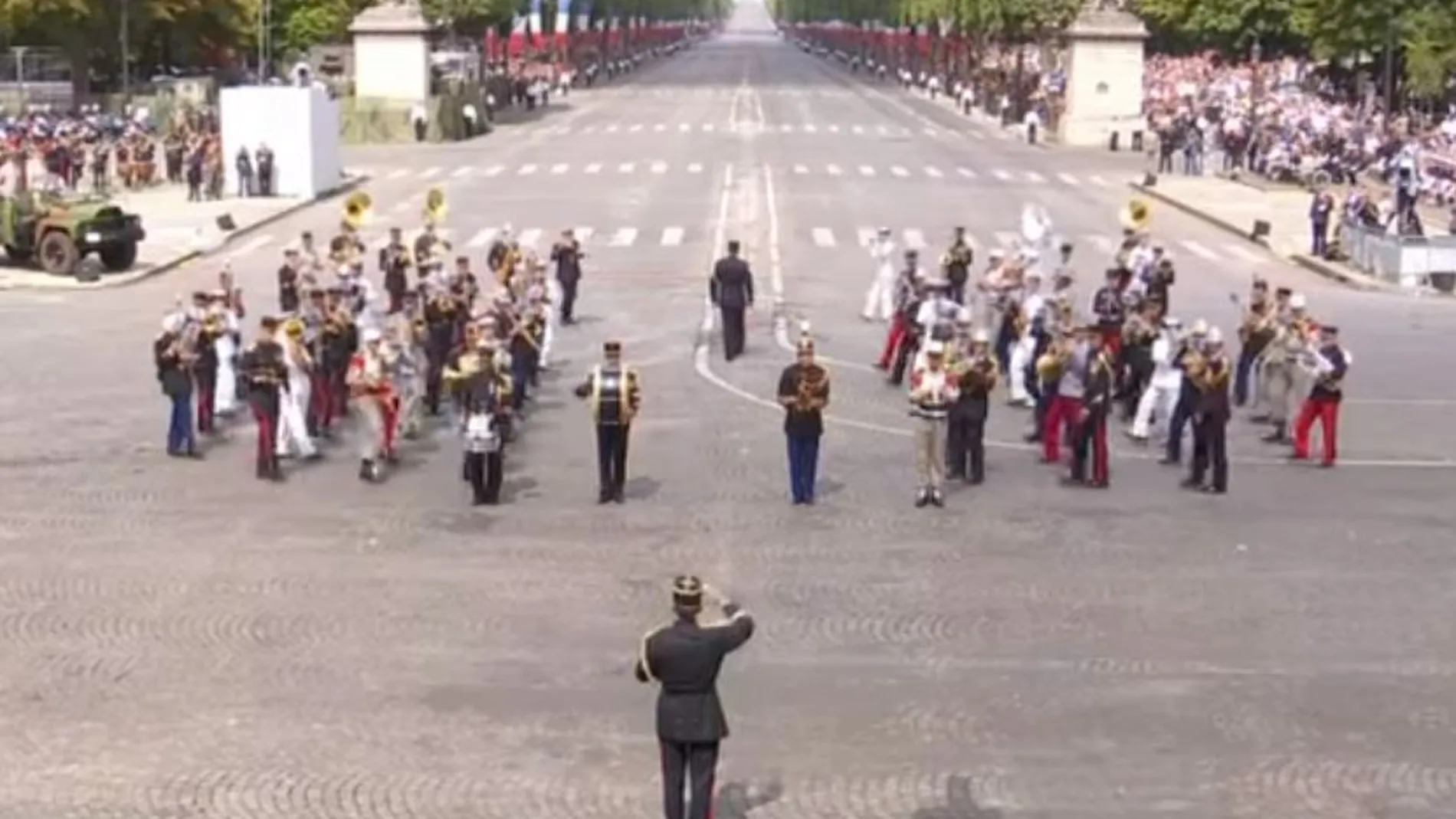 Así desfilan los militares franceses al ritmo de «Get Lucky», de Daft Punk