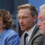Los líderes del Partido Liberal Christian Lindner, Wolfgang Kubicki y Nicole Beer