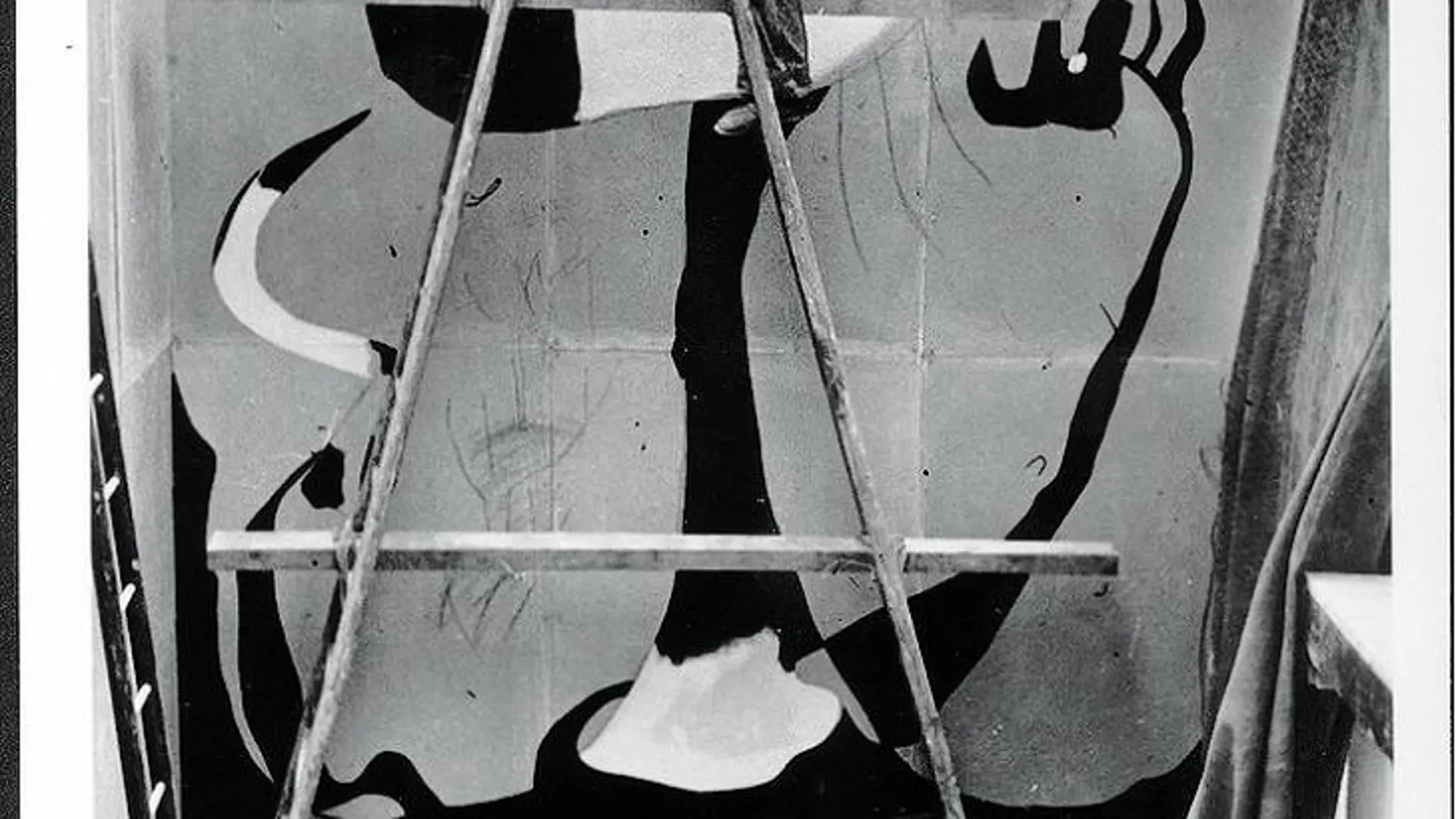 Joan Miró pintando «El segador», pintura hoy desaparecida