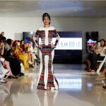 Reshma, víctima de un ataque con ácido, brilla en la pasarela Nueva York