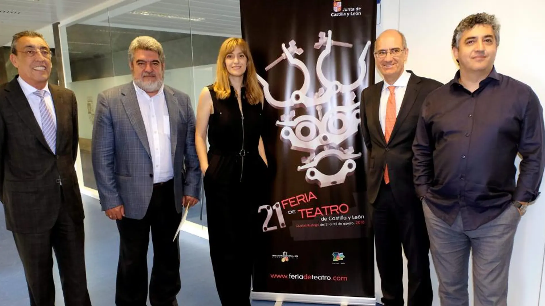 LLa directora de Políticas Culturales, Mar Sancho, presenta la Feria junto a Javier Iglesias, Juan Tomás Muñoz, Manuel J. González y Bienvenido Mena