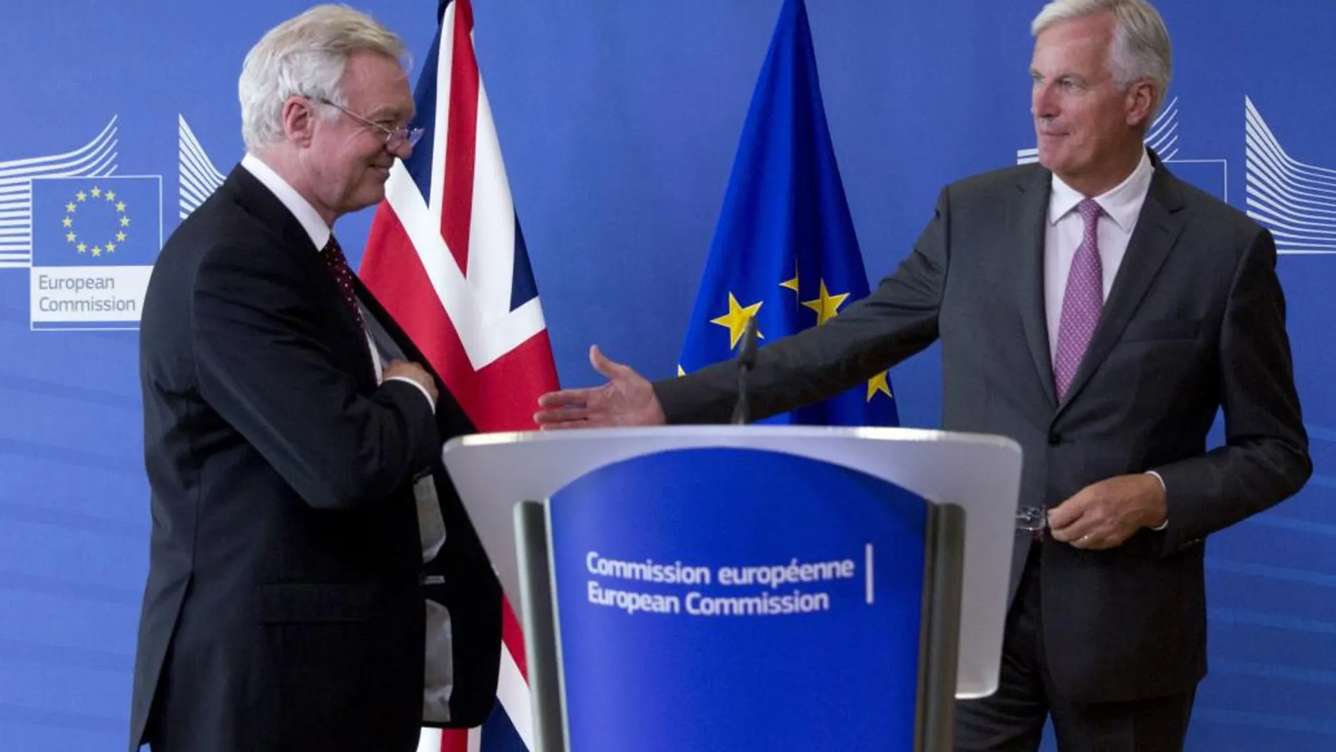 Michel Barnier y David Davis