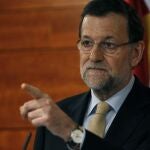 Rajoy informa de la reunión con los agentes sociales