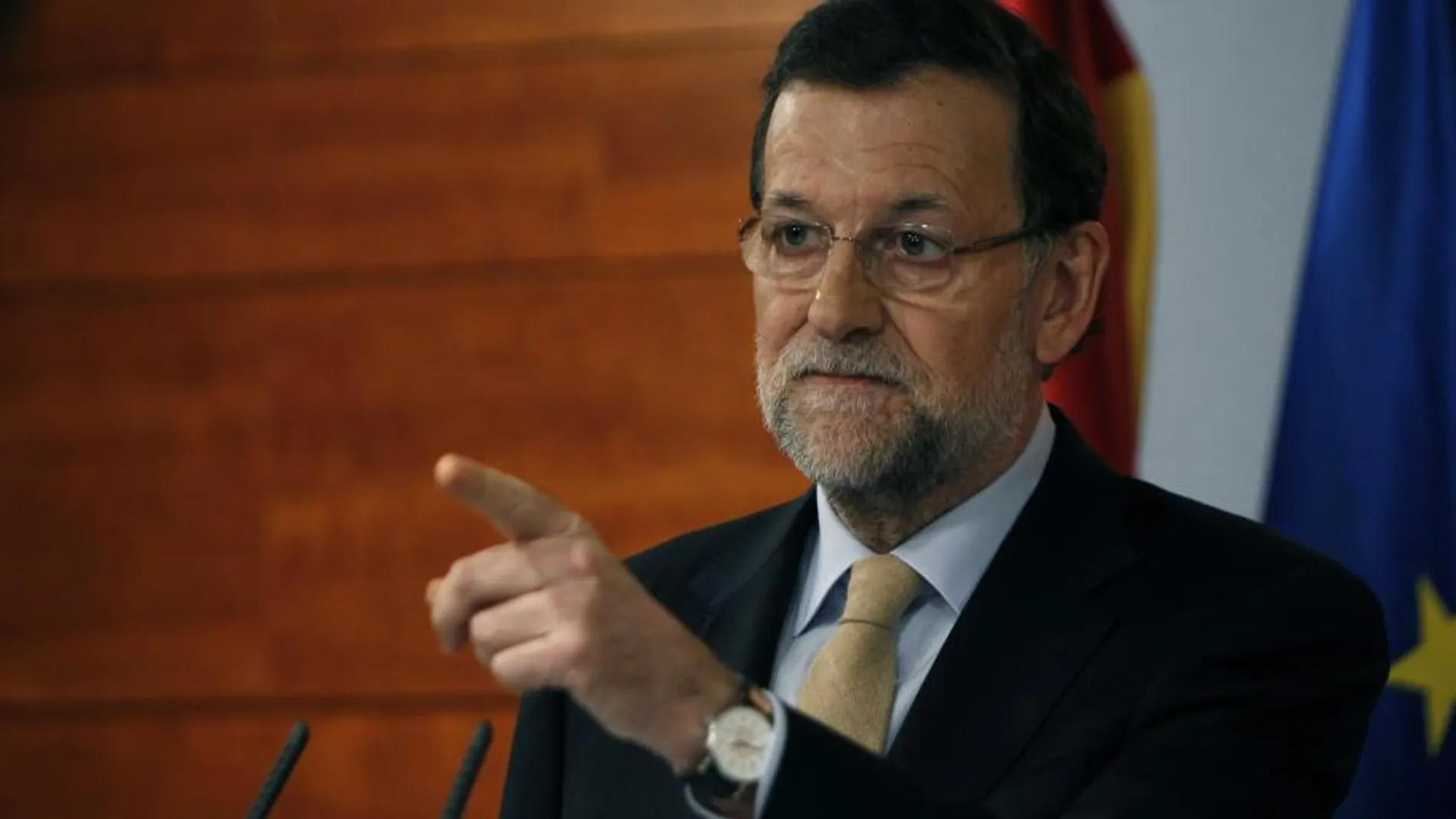 Rajoy informa de la reunión con los agentes sociales