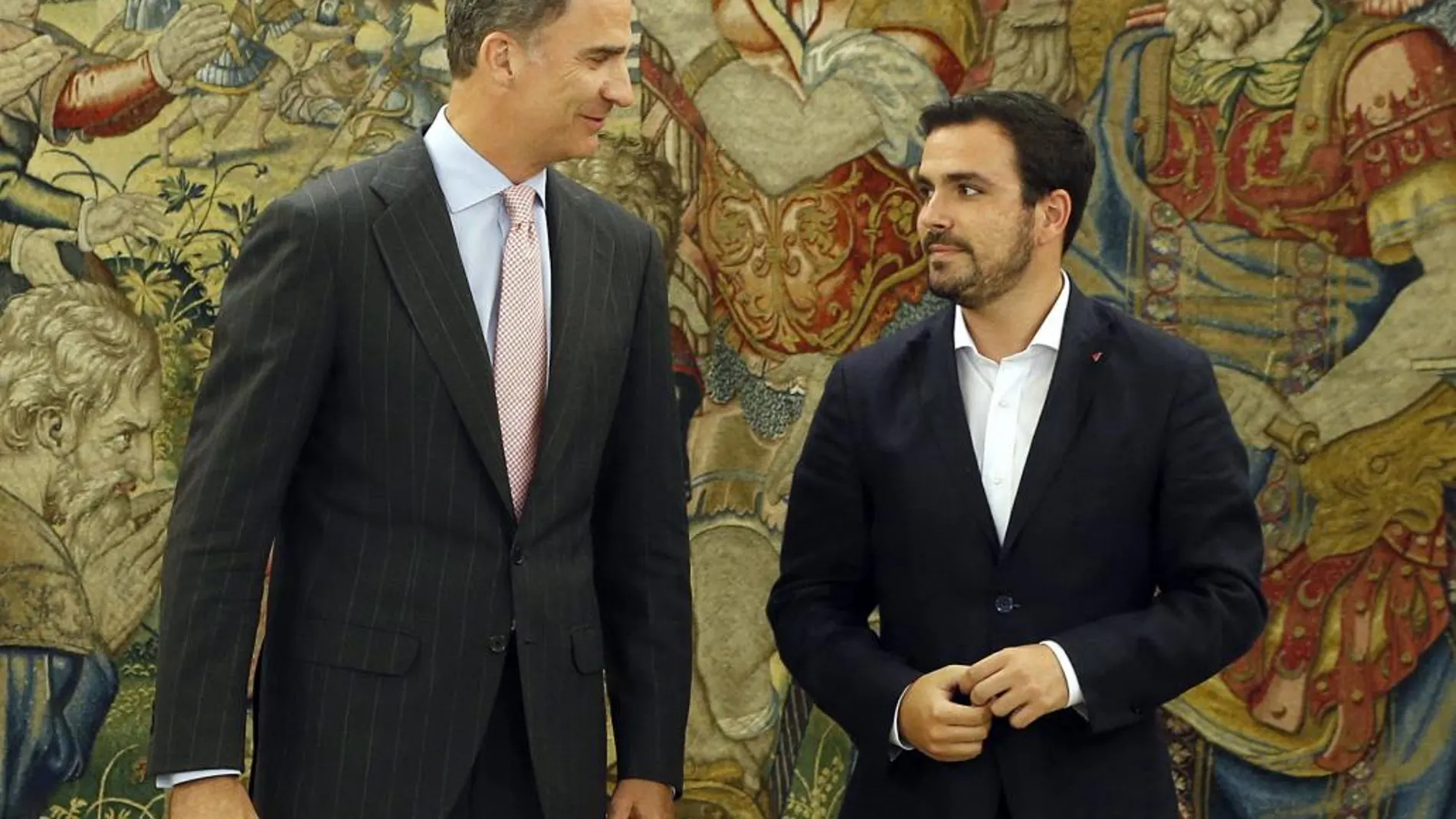 El rey Felipe recibe al coordinador federal de IU, Alberto Garzón, en el marco de su ronda de consultas en el Palacio de la Zarzuela.
