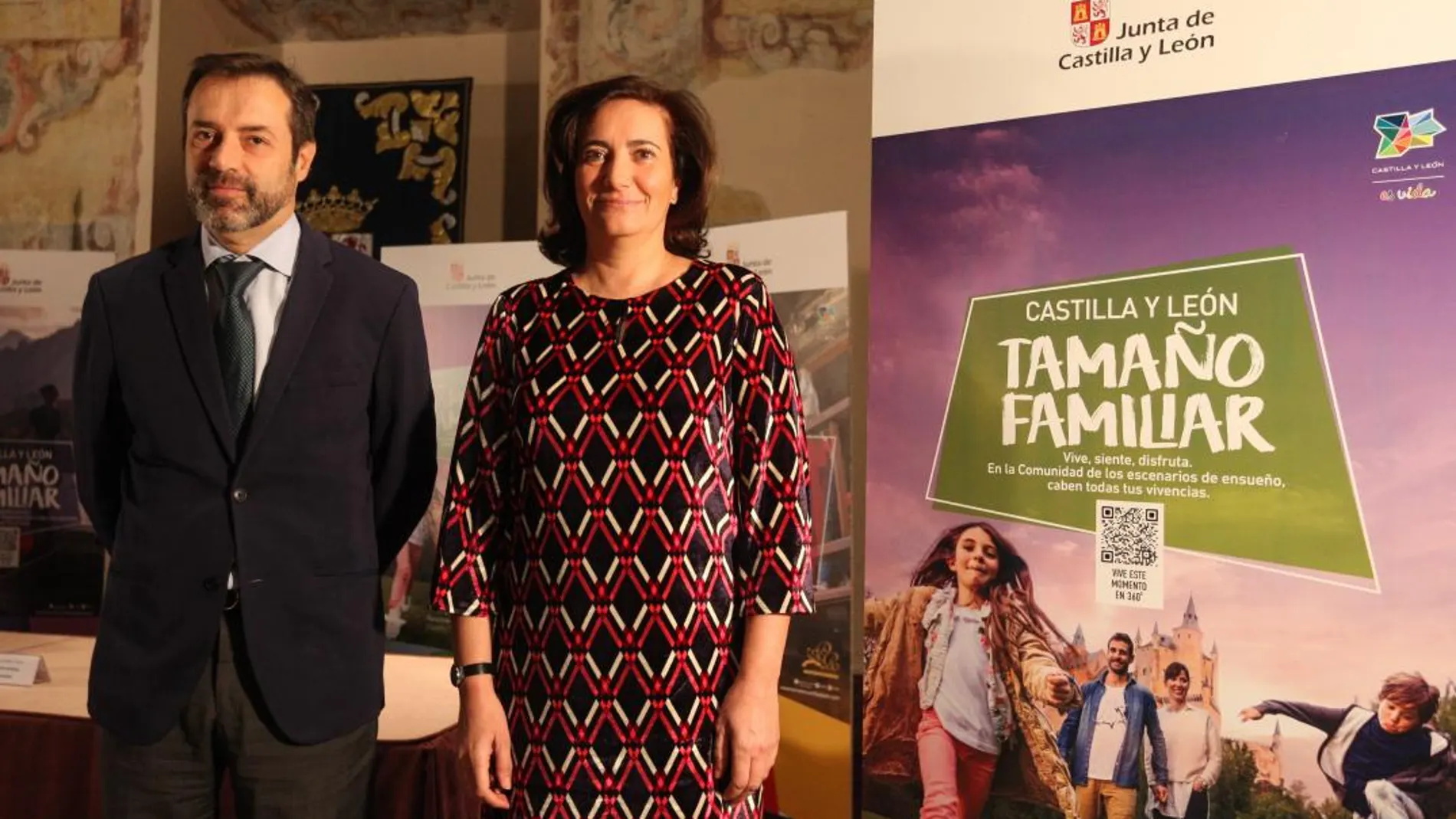 La consejera María Josefa García Cirac y Javier Ramírez presentan la oferta expositiva de la Junta para FITUR