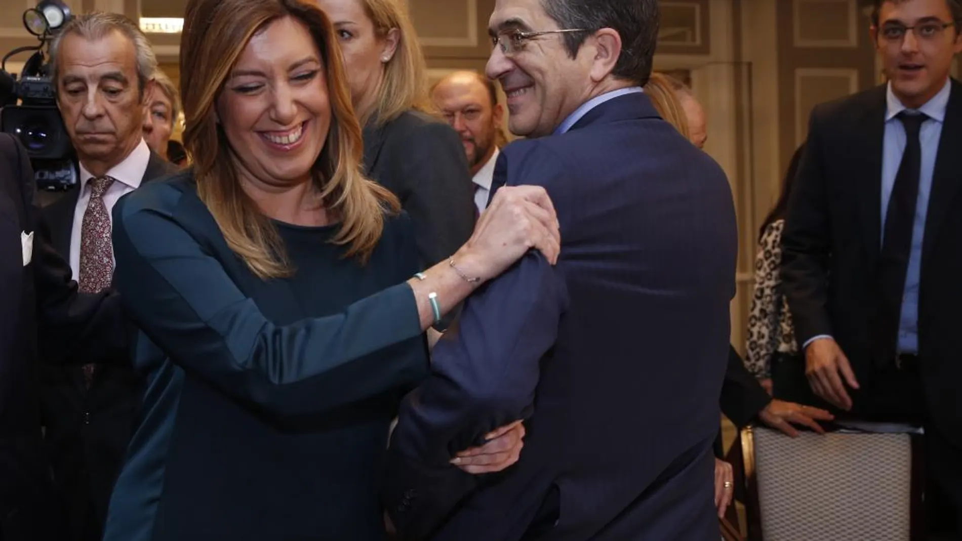 El secretario de Acción Política del PSOE, Patxi López, en un encuentro con la presidenta de la Junta de Andalucía, Susana Díaz