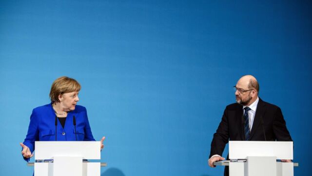 Angela Merkel y el líder socialdemócrata, Martin Schulz presentan a la prensa el preacuerdo de coalición
