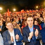 El candidato socialista a la Presidencia del Gobierno, Pedro Sánchez, y el candidato a la Generalitat, Ximo Puig. Foto: Kike Taberner
