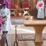 La Iglesia de Normandía donde fue asesinado un sacerdote en julio reabre sus puertas