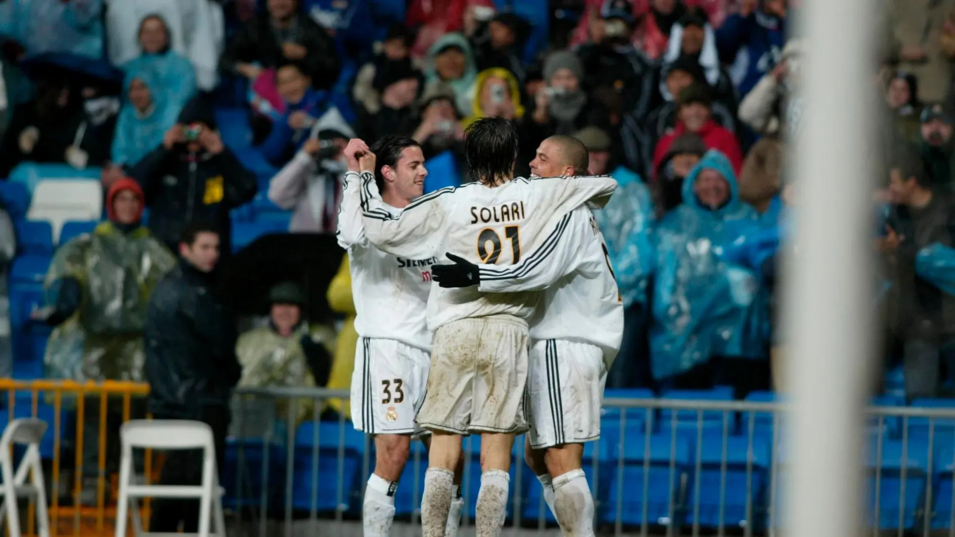 Ronaldo y Solari celebran un gol del Real Madrid ante Sevilla / Foto: Luis Sevillano