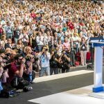 Mariano Rajoy recibió ayer la ovación del Plenario del Congreso extraordinario en el que se despidió de la Presidencia Nacional del partido / Foto: Alberto R. Roldan