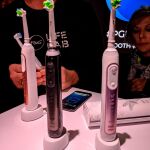La multinacional estadounidense Procter &amp; Gamble (P&amp;G) ha presentado en Las Vegas (Nevada, EE.UU.) un cepillo de dientes «inteligente» que se sirve de sensores e inteligencia artificial para recomendar mejoras personalizadas que permitan perfeccionar la limpieza bucal