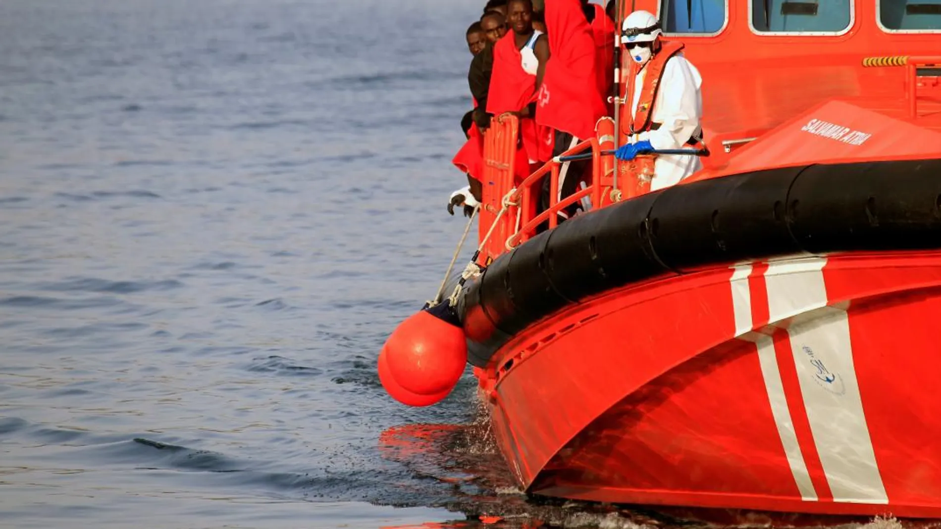Inmigrantes rescatados en el Estrecho trasladados a Tarifa