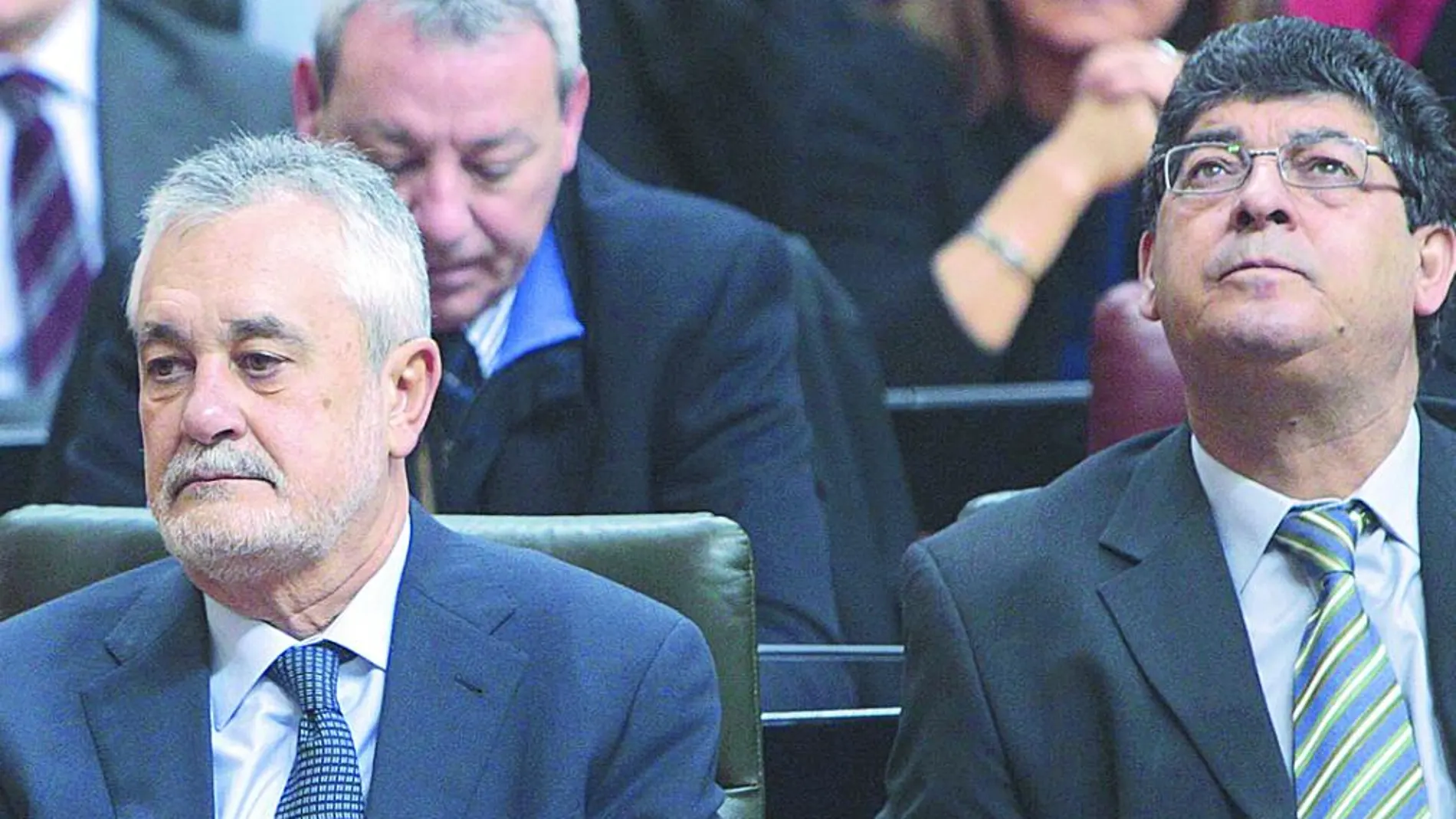 IU pone contra las cuerdas a Griñán al declararse en rebeldía contra el déficit