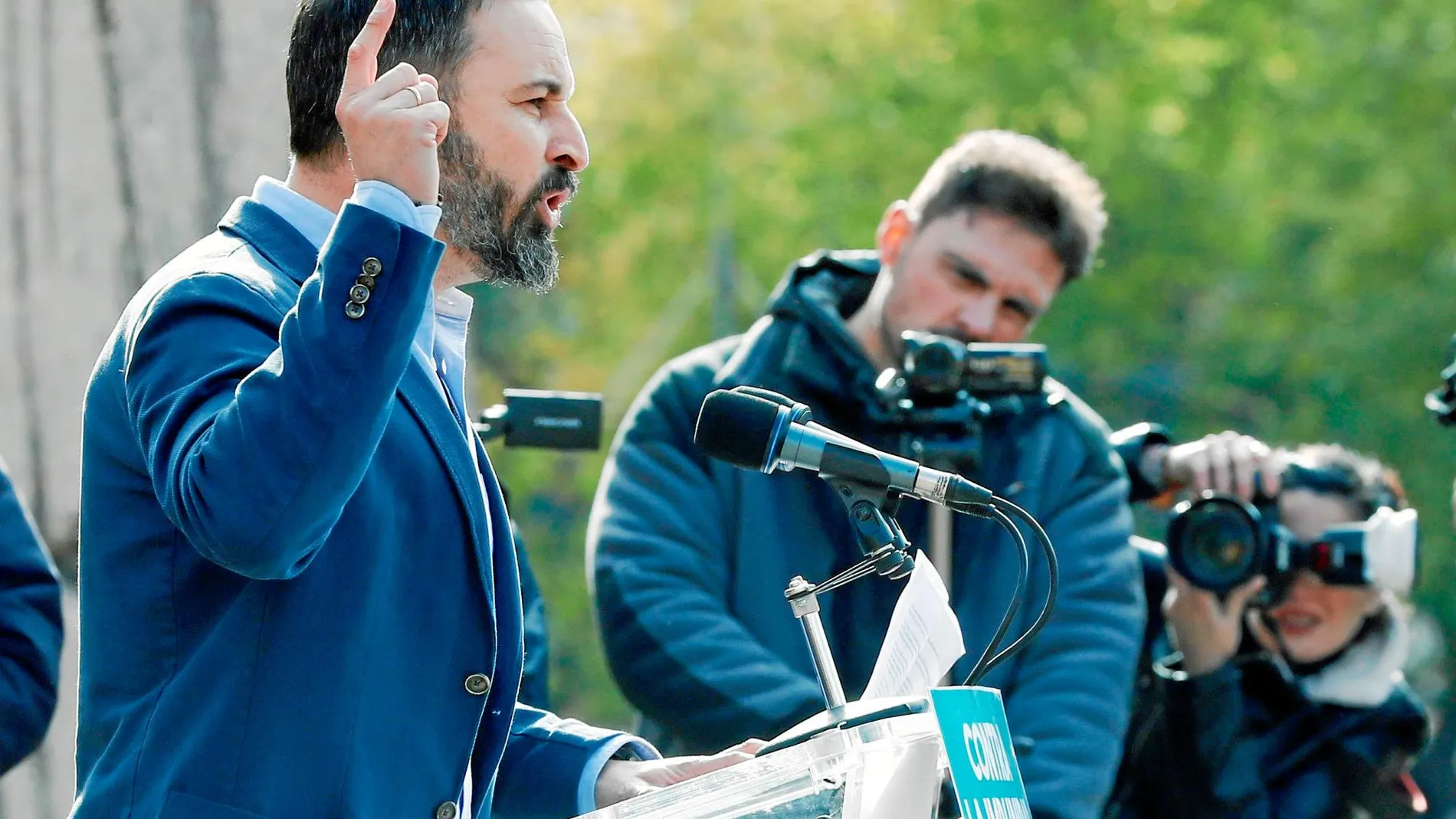 Santiago Abascal mantuvo el tono amenazante de su discurso y acusó a Cs de ser un partido «veleta»