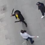 En la imagen, tres momentos de una de las reyertas ocurridas este año en el barrio del Raval